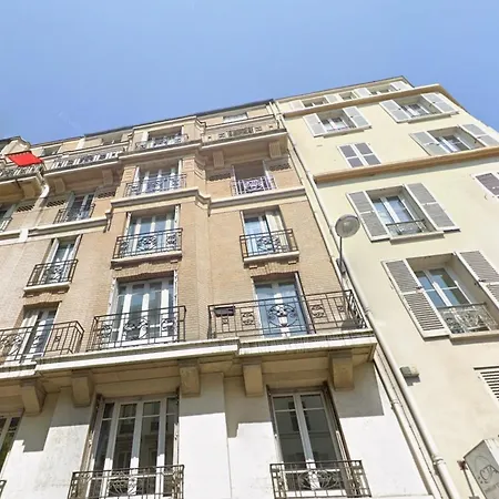Appartement à *